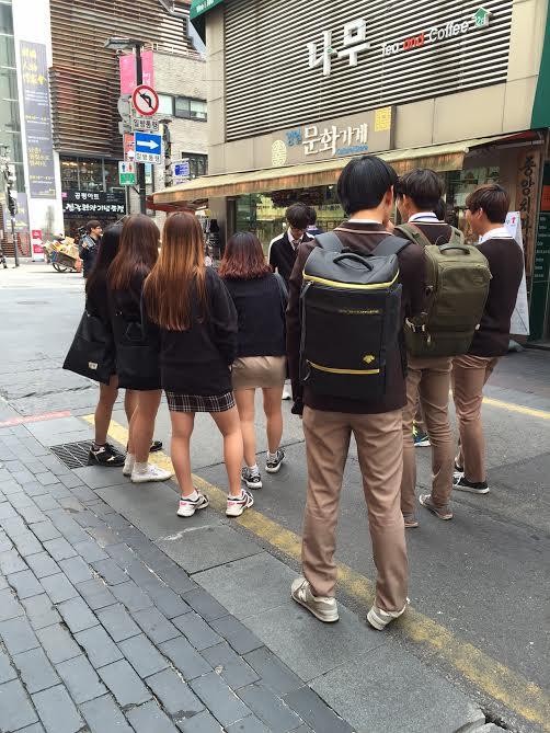 SEOUL KOREA TRAVEL BLOG | students in seoul