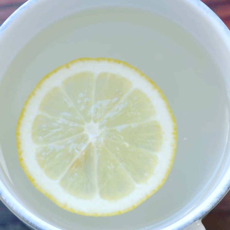 WATER WITH LEMON FOR GLOWING SKIN