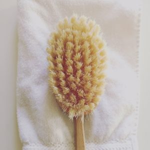 DRY BRUSH FOR GLOWING SKIN