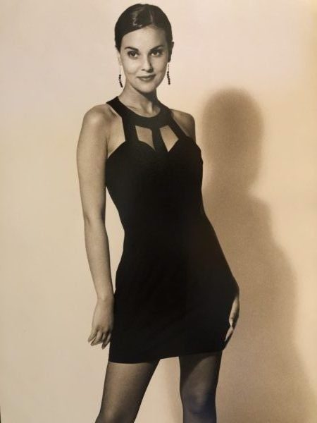 woman wearing black dress